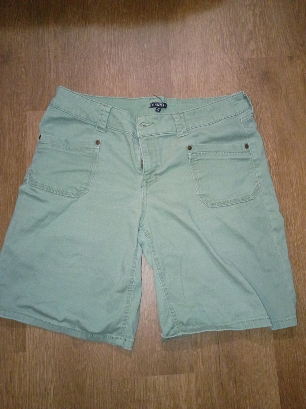 Hannah Light Green Women's Bermuda Shorts